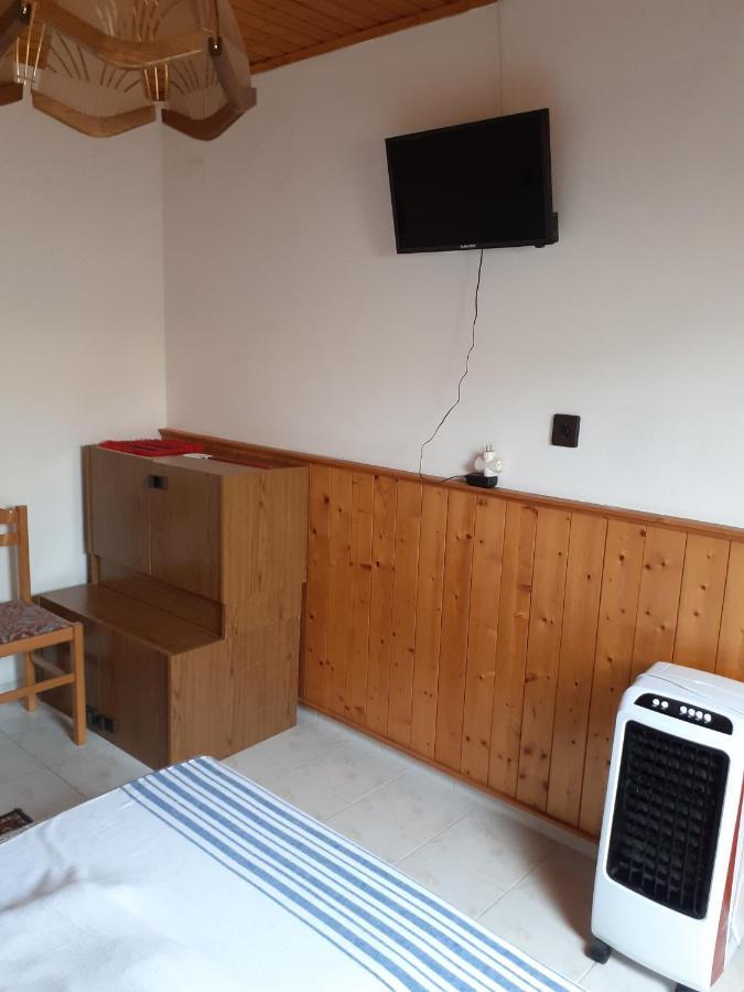 Anna Vendeghaz Hotel Balatonakali Bagian luar foto