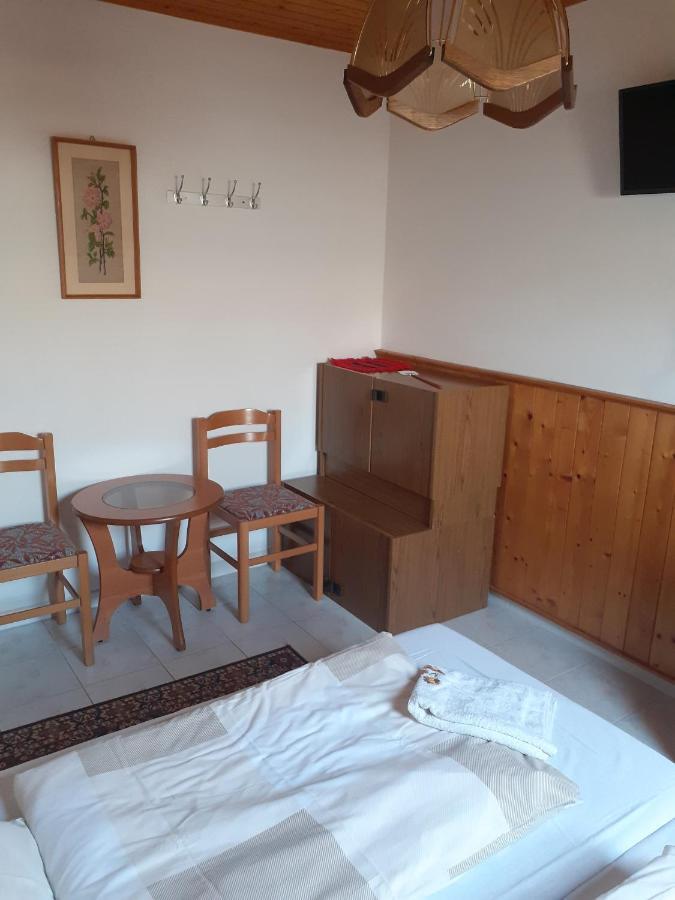 Anna Vendeghaz Hotel Balatonakali Bagian luar foto