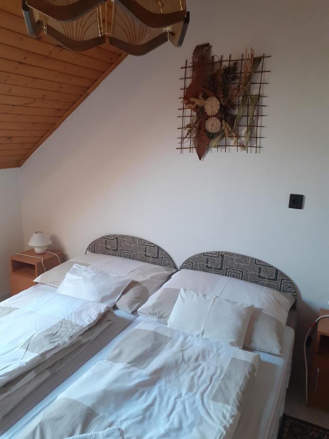 Anna Vendeghaz Hotel Balatonakali Bagian luar foto